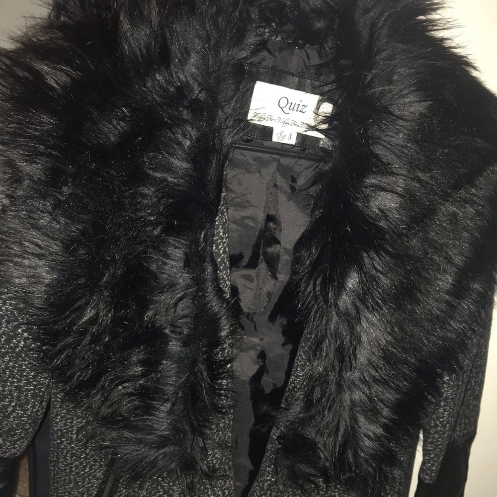 Attachable fur on the coat
